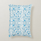 Blue White Floral Embroidery Style Pattern   アクセントクッション (裏面(縦))