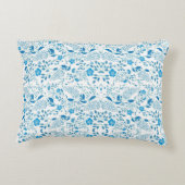 Blue White Floral Embroidery Style Pattern   アクセントクッション (裏面)