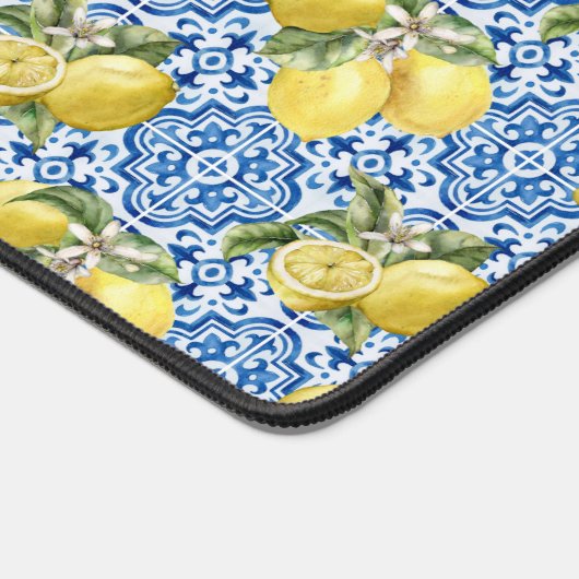 Blue White Lemon Tile Mediterranean Pattern デスクマット (コーナー)