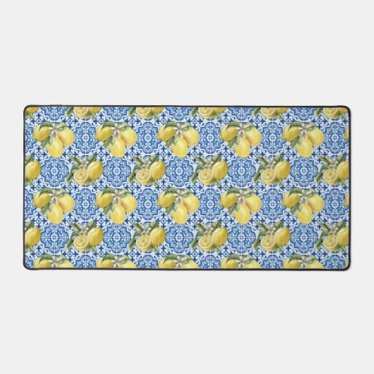 Blue White Lemon Tile Mediterranean Pattern デスクマット (正面)