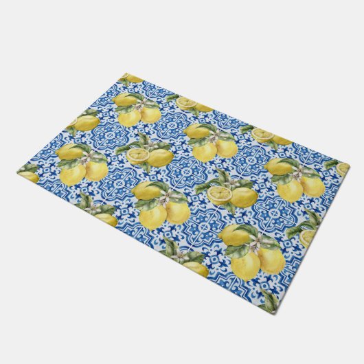 Blue White Lemon Tile Mediterranean Pattern ドアマット (アングル)