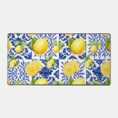 Blue White Lemon Tile Pattern Mediterranean Citrus デスクマット (正面)