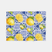 Blue White Lemon Tile Pattern Mediterranean Citrus フリースブランケット (正面(横))