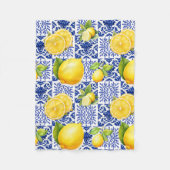 Blue White Lemon Tile Pattern Mediterranean Citrus フリースブランケット (正面)