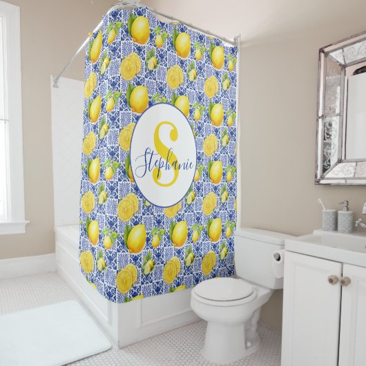 Blue White Lemon Tile Pattern Name Monogram Citrus シャワーカーテン (インサイチュ)