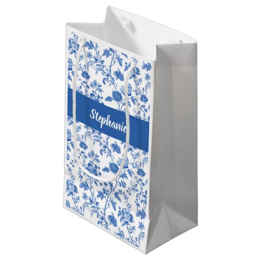 Blue White Vintage Floral Monogram Name スモールペーパーバッグ (正面アングル)