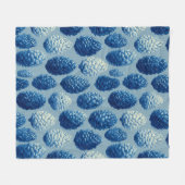Blue Winter Pine Cone Pattern フリースブランケット (正面(横))