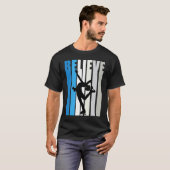 Blue Womens Believe Ice Skating Motivational Retro Tシャツ (正面フル)
