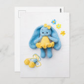 Blue & Yellow Crochet Bunny — Cozy Handmade Art ポストカード (正面/裏面)