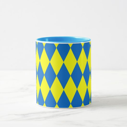 Blue Yellow Harlequin Checkered Design  マグカップ (中央)