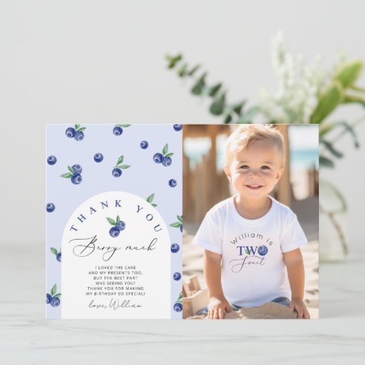 Blueberry 2つの甘い誕生日の写真サンキューカード 招待状 (スタンド正面)