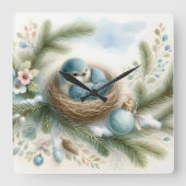 Bluebird Nest with Ornaments in Winter Pines スクエア壁時計 (正面)