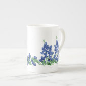 Bluebonnet野生の花、テキサス州の花 ボーンチャイナマグカップ (正面右)