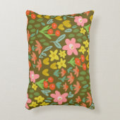 Blumenwiese auf braunem Hintergrund アクセントクッション (正面(垂直))