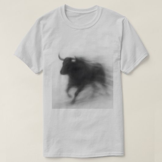 Blurry Bull – Motion & Power Abstract Art Tee Tシャツ (デザイン正面)