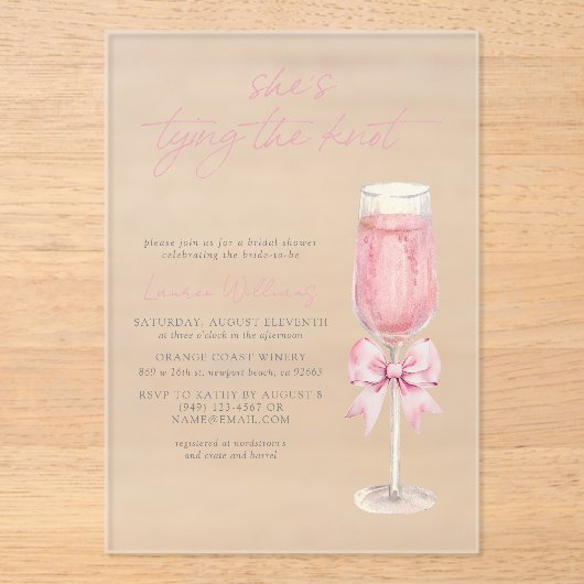 Blush Pink Bow She's Tying the Knot Bridal Shower アクリル招待状 (正面)