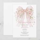 Blush Pink Bow She's Tying the Knot Bridal Shower 招待状 (正面/裏面)