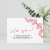 Blush Pink Bow Who Am I Bridal Shower Game Card 招待状 (スタンド正面)