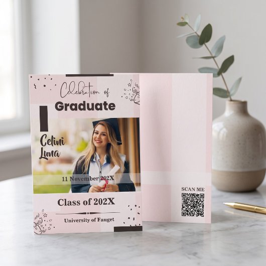 Blush Pink Celebration of Graduate Photo QR Code 招待状