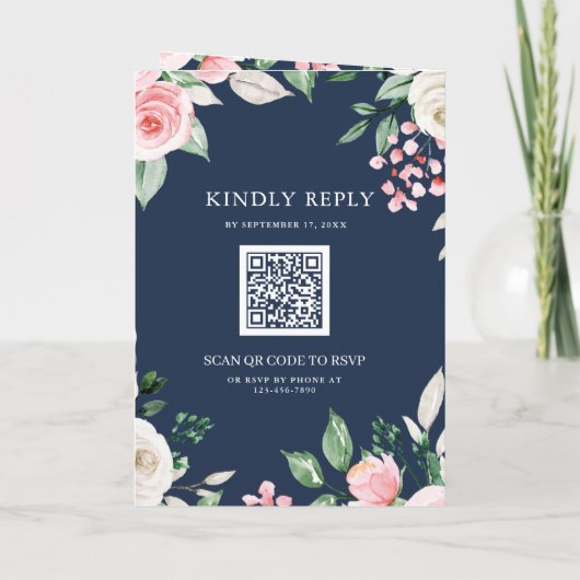 Blush Pink Floral QR Code Navy Blue Wedding 招待状 (裏面)