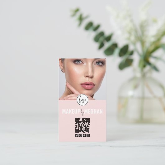 Blush Pink Modern Logo QR Code Photo Makeup Busine 名刺 (スタンド正面)