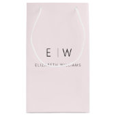 Blush Pink Modern Minimalist Monogram Name スモールペーパーバッグ (裏面)
