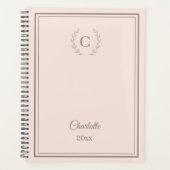 Blush pink Monogram Personalized Quiet Luxury プランナー手帳 (正面)