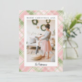 Blush Pink & Sage Green Plaid Photo Christmas シーズンカード (スタンド正面)