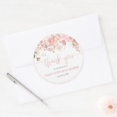 Blush Pink Script Baby Shower Thank You ラウンドシール (封筒)
