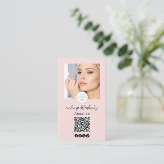 Blush Pink Script Logo QR Code Photo Lashes Makeup 名刺 (スタンド正面)