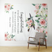 Blush & White Floral Graduation Congratulations タペストリー (インサイチュ(横))