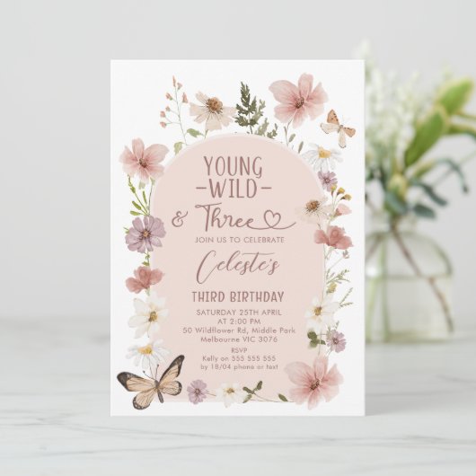 Blush Wildflower Young Wild Three 3rd Birthday  招待状 (スタンド正面)