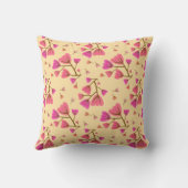 Blushing Petals Floral Throw Pillow クッション (裏面)