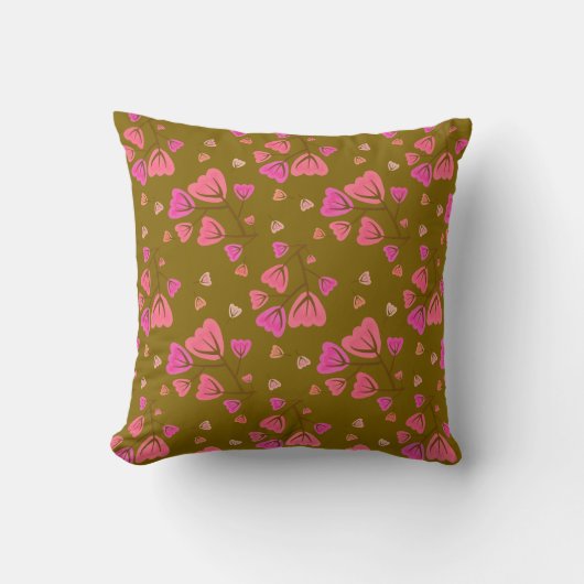 Blushing Petals Floral Throw Pillow クッション (正面)