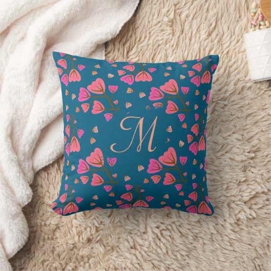 Blushing Petals Floral Throw Pillow クッション (ブランケット)