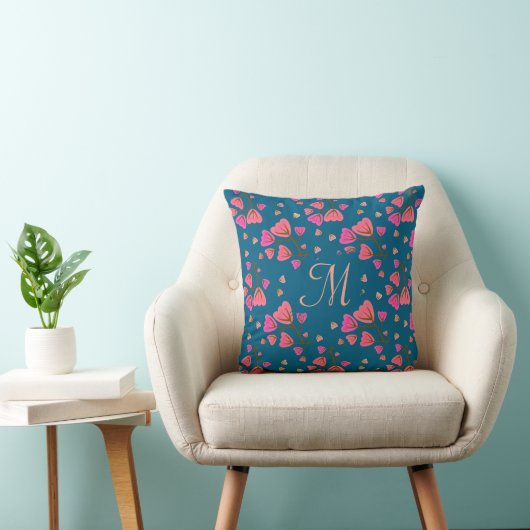 Blushing Petals Floral Throw Pillow クッション (椅子)