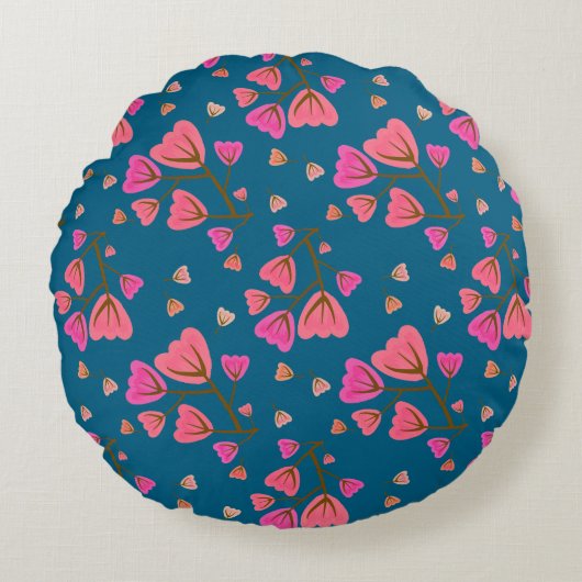 Blushing Petals Round Accent Pillow ラウンドクッション (正面)