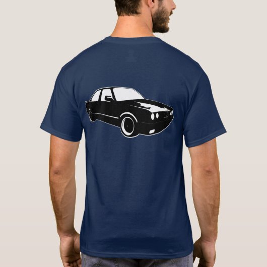 BMW E30のセダンおよびバッジ Tシャツ (裏面)