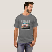 BMW E30 M3 DTMのレーサー(Bastos)の白いタイプ Tシャツ (正面フル)