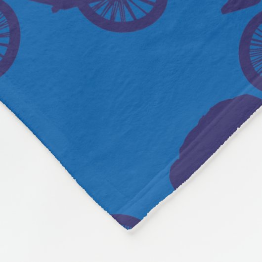 BMXバイクもしくは自転車に乗る人 フリースブランケット (角)