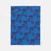 BMXバイクもしくは自転車に乗る人 フリースブランケット (正面)