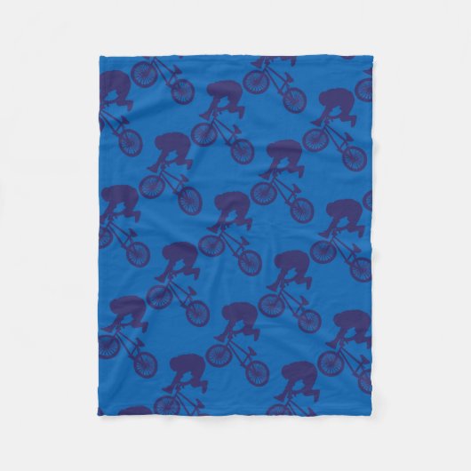 BMXバイクもしくは自転車に乗る人 フリースブランケット (正面)