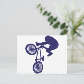 BMXバイクもしくは自転車に乗る人 ポストカード (スタンド正面)