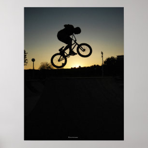 BMXフリースタイラーのスタントジャンプ ポスター