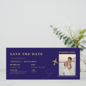 Boarding Pass Save the Date | Destination Wedding  招待状 (スタンド正面)