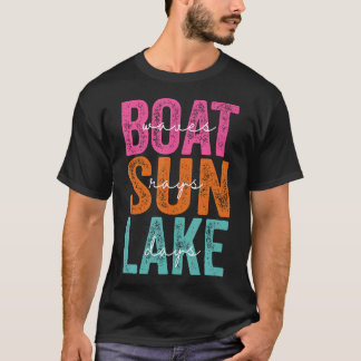 Boat Waves Sun Rays Lake Day Retro Summer Vacation Tシャツ