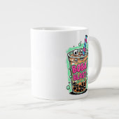 Boba Blast – Sip or Die! ジャンボ スペシャルマグ ジャンボコーヒーマグカップ (正面右)