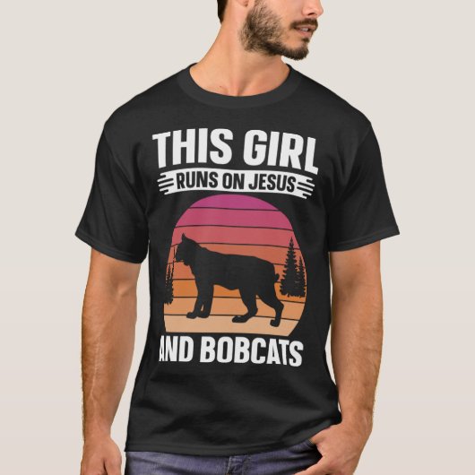 Bobcat Girl Runs On Jesus And Bobcats Retro Animal Tシャツ (正面)