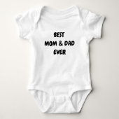 Bodies bayby Best Mom and Dad Ever ベビーボディスーツ (正面)