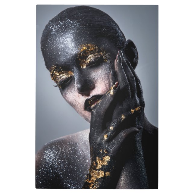 Body Art Gold Black Editorial Makeup Fashion メタルプリント (正面)